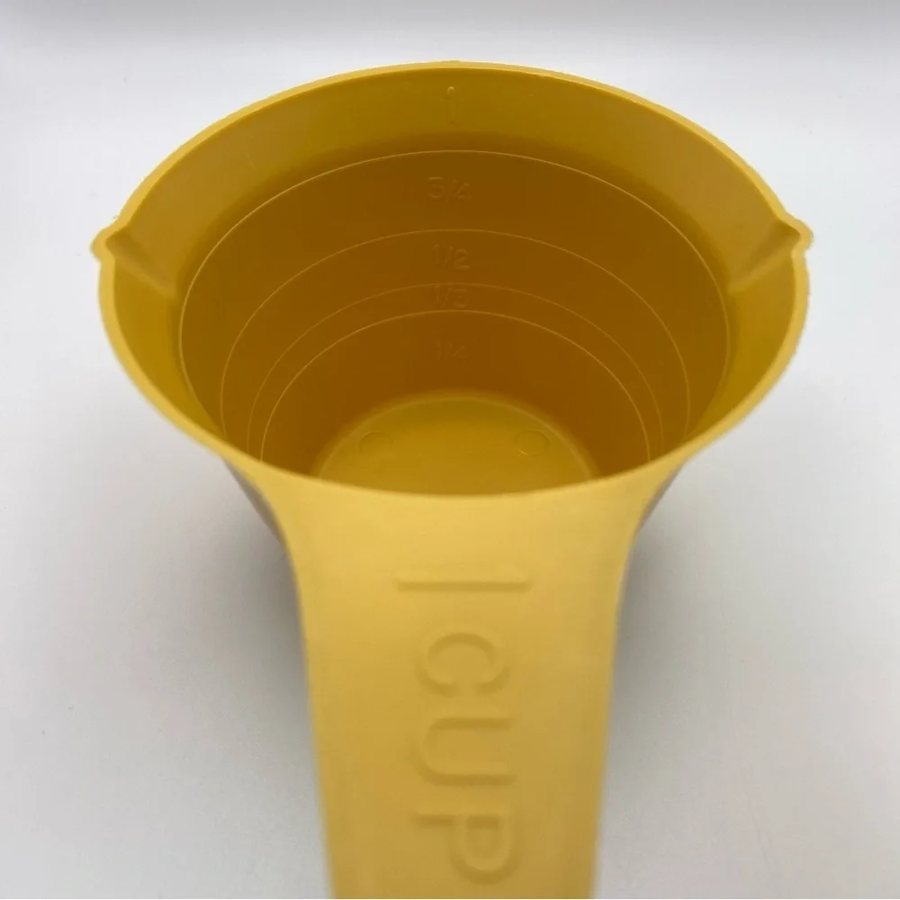 Vintage Foley Plastic Yellow Harvest Gold 4 Piece Measuring Cups